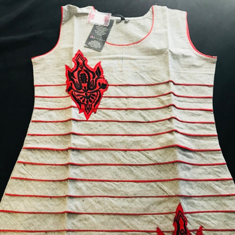 Grey red gorgeous dress ( size 4- might fit 6 )
